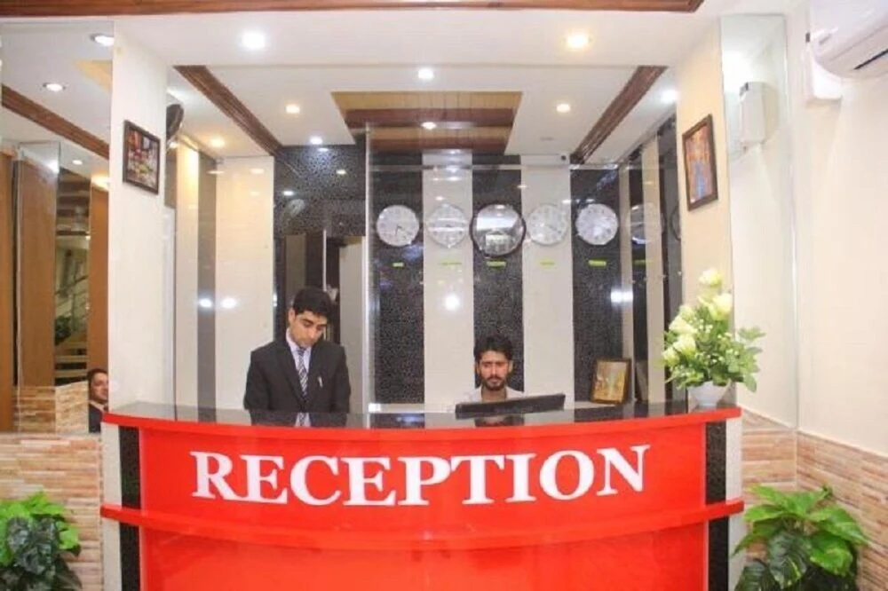 Lobby & Reception