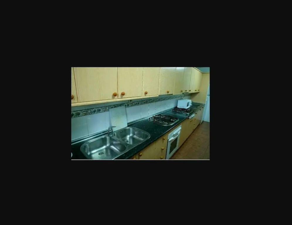 雙人床的兩房四人套房