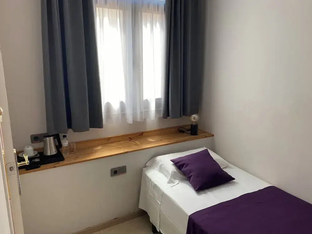 Standard Single room (single bed)
