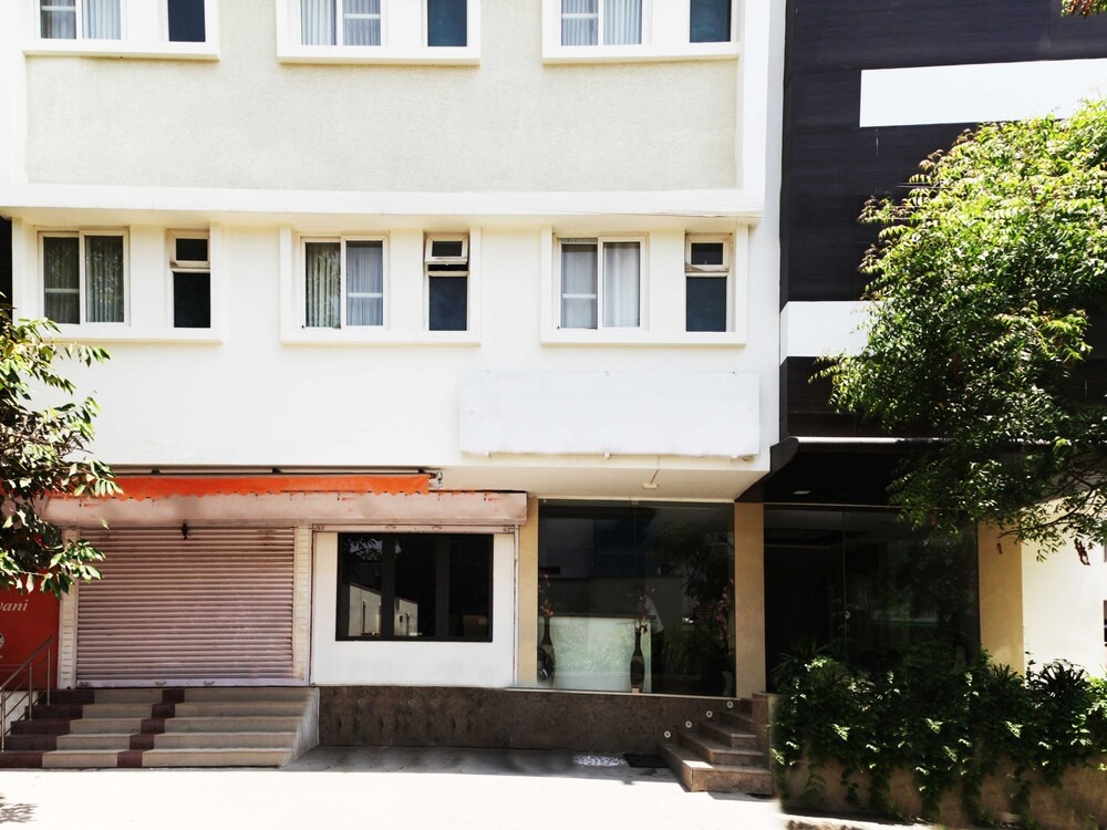 OYO 14406 Hotel Subashree