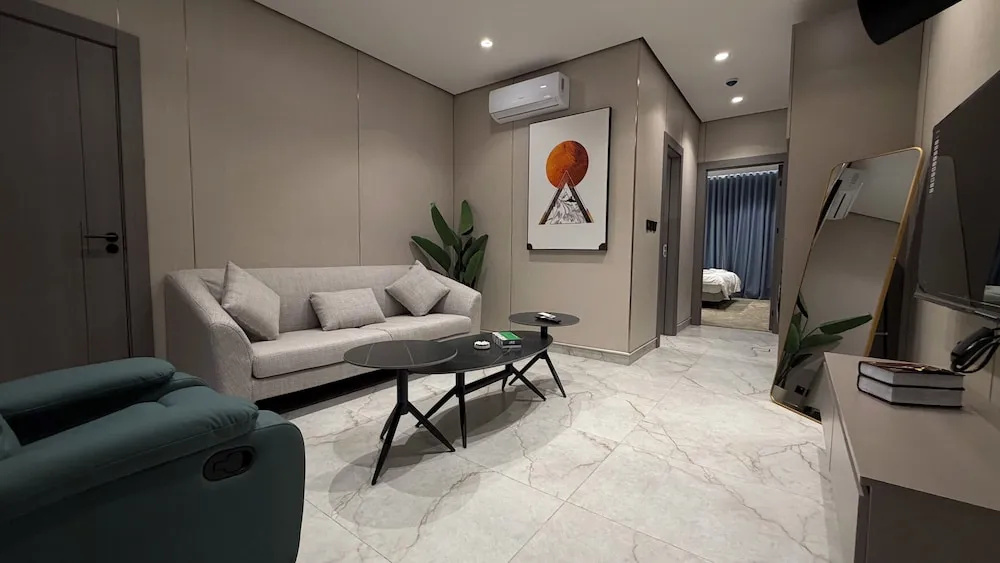 002 Tara-jre Jabal Al Lweibdeh With Stunning View
