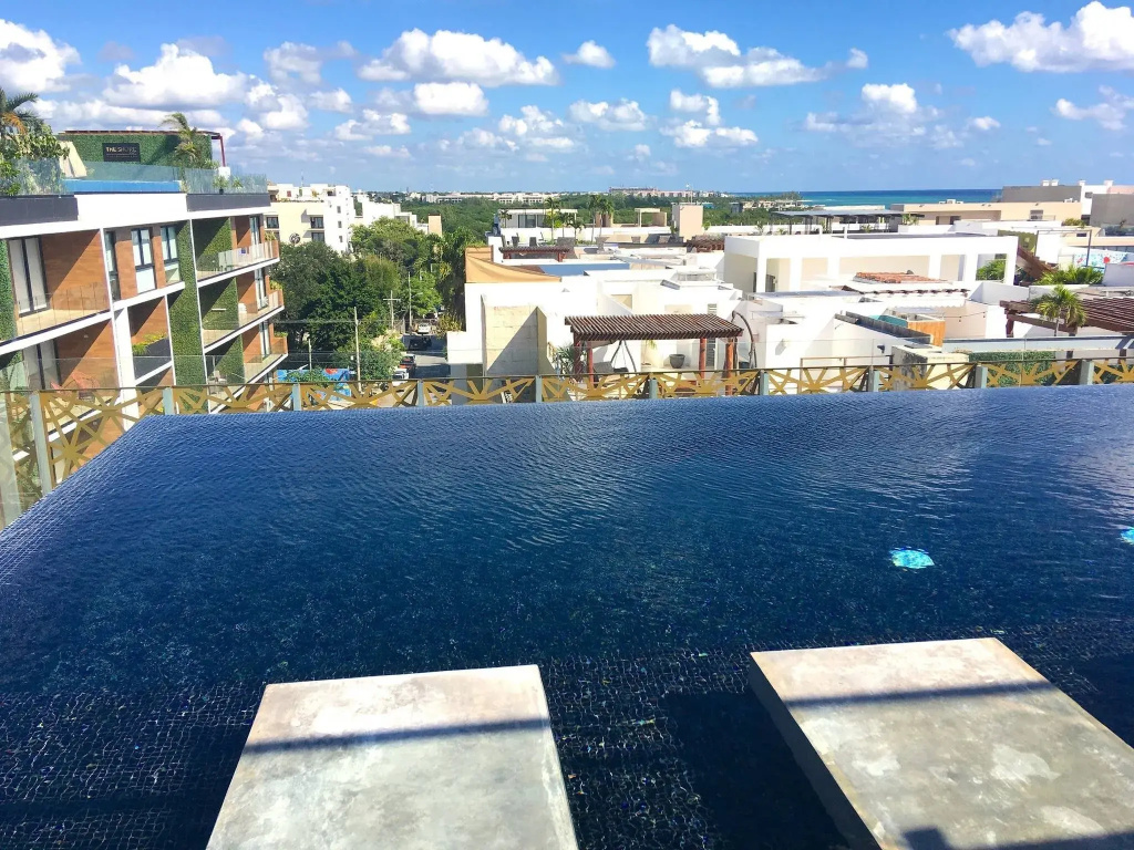 It Residence, 2 Bedroom Apartment with Rooftop Pool