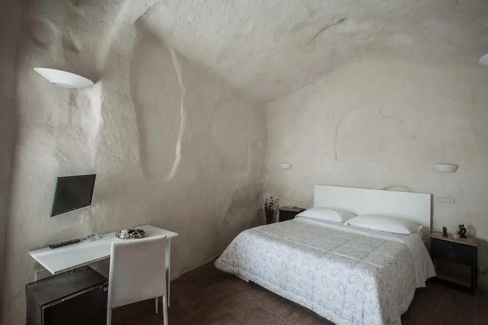 Economy room