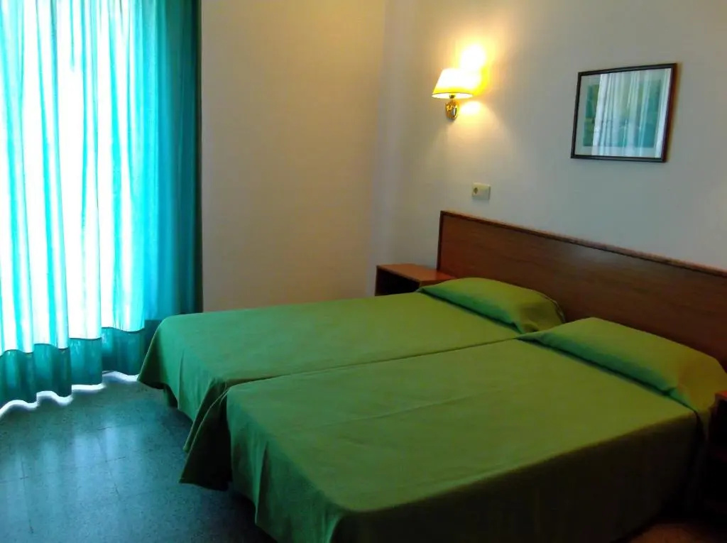 Standard Double room with balcony (full double bed)