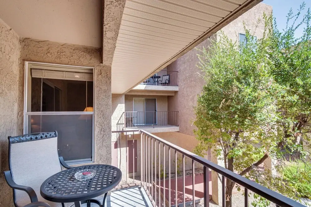 1 Mi to Beach: Lake Havasu City Condo w/ Balcony