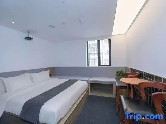 Grand room