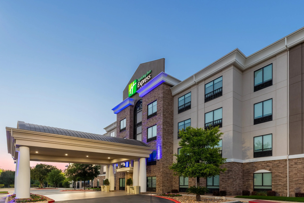 Holiday Inn Express & Suites San Antonio - Frost Bank Ctr