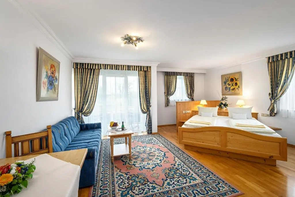 Standard Double room (full double bed)