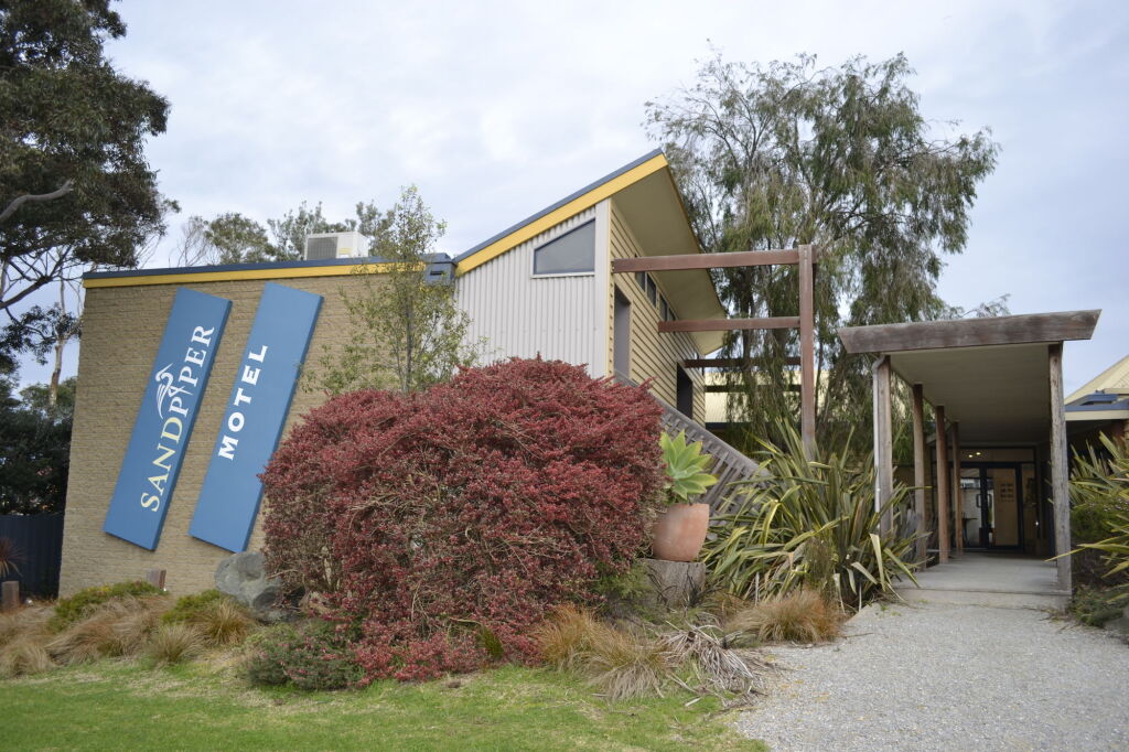 Sandpiper Motel Apollo Bay- Great Ocean Road by null