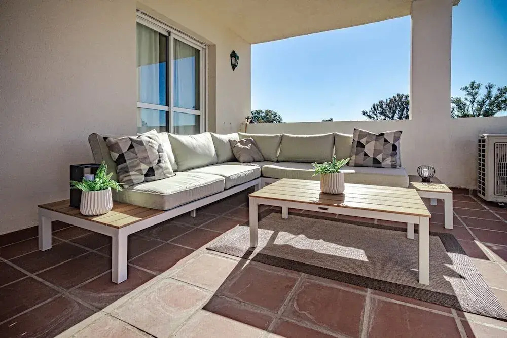 Lcr4 - Large 3-bedroom Apartment Near Beach