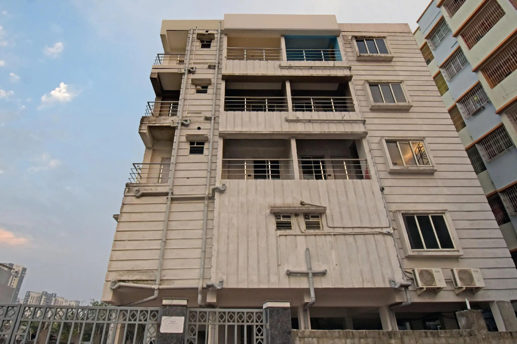 Newtown Galaxy by OYO Rooms