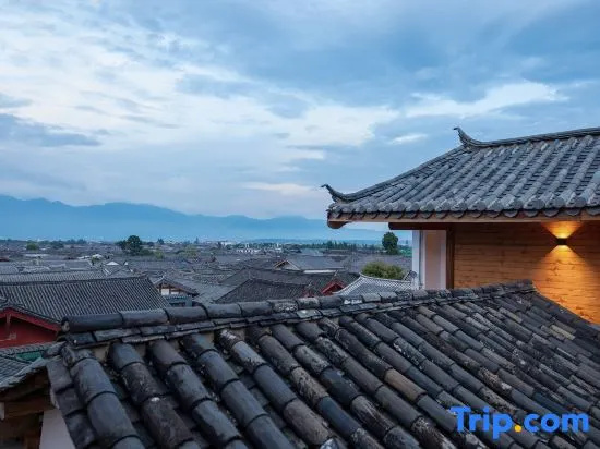 Yijian Yunkuan · Beyond Streams & Hills｜Laid‑back Days Panoramic Private‑Tub Retreat (Sifang Street)