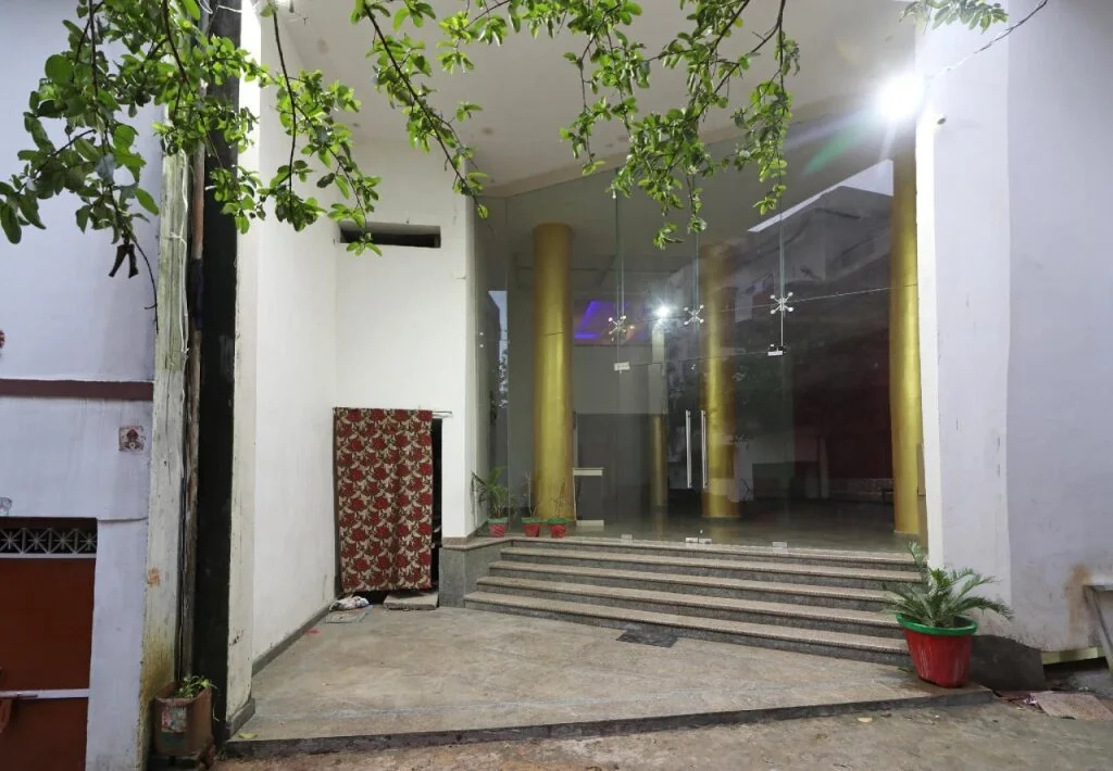 OYO 16395 Hotel G K Palace