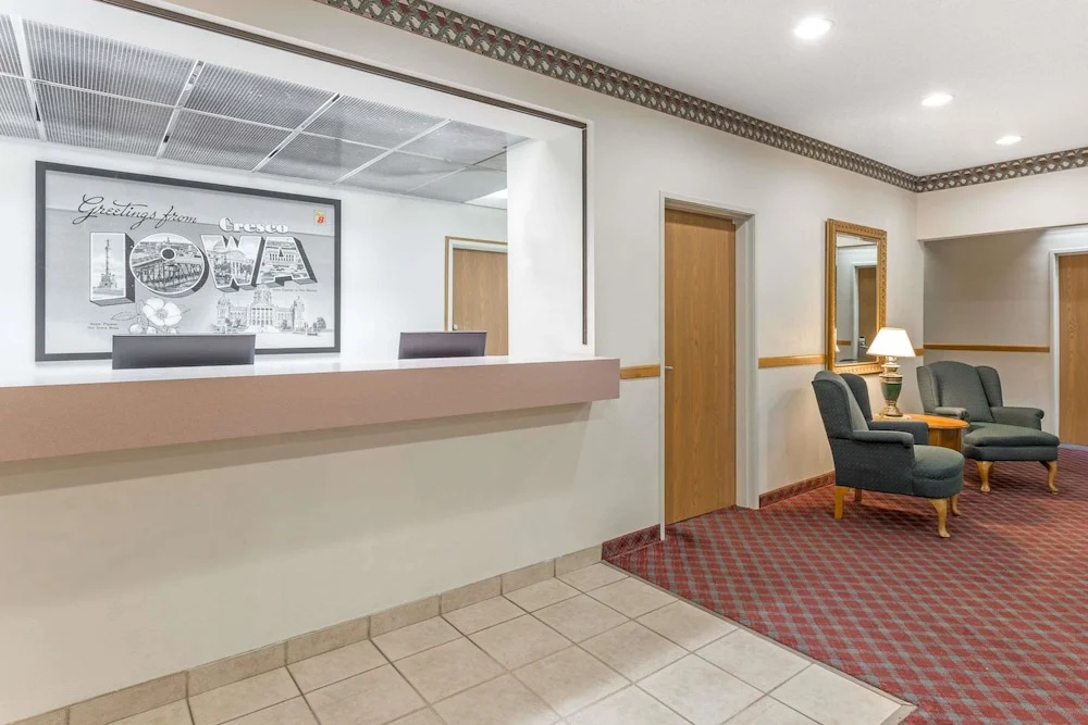 Lobby & Reception