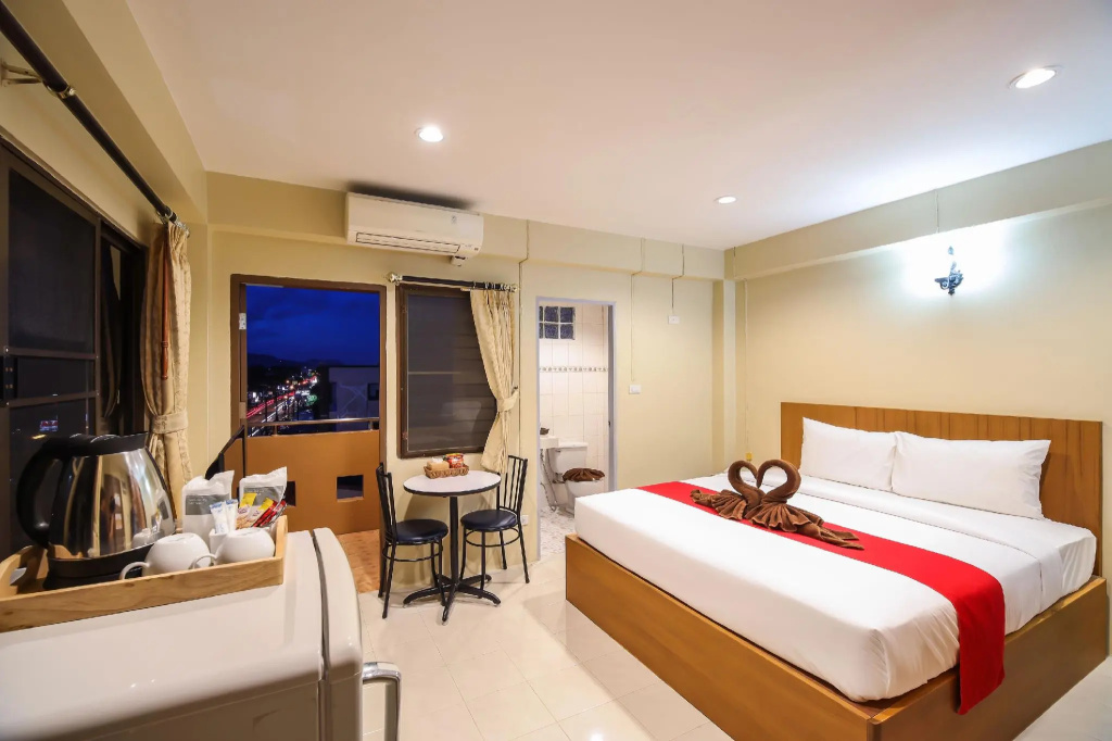 Superior Double room (full double bed)