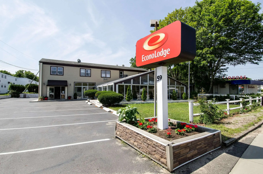 Econo Lodge West Yarmouth on Cape Cod