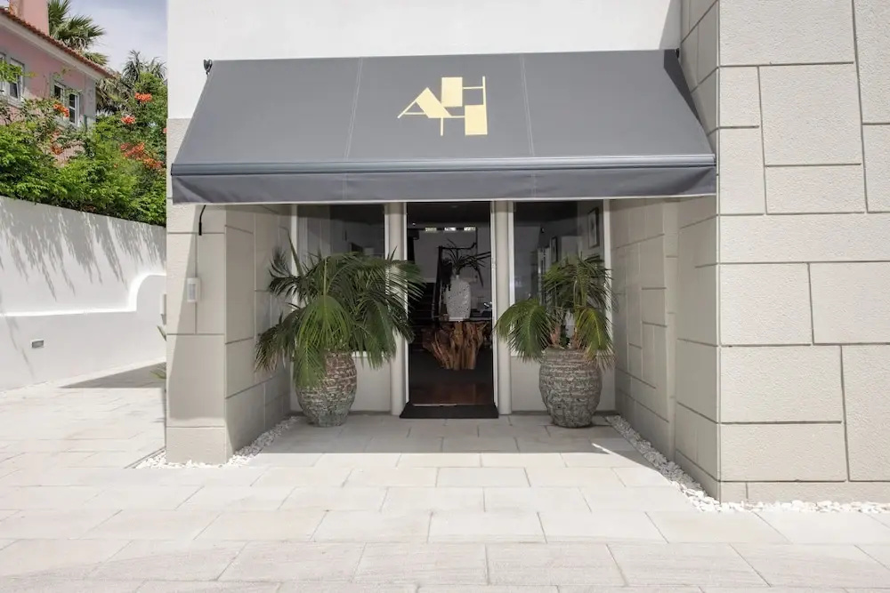 Avenue Hill Hotel