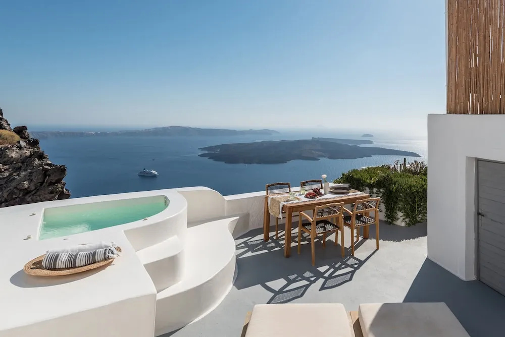 2 Bedrooms Grand Suite with sea view
