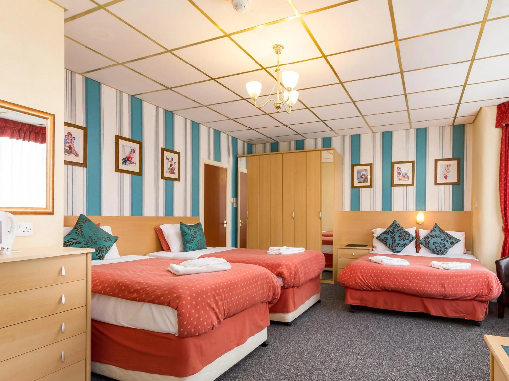 Standard Quadruple room