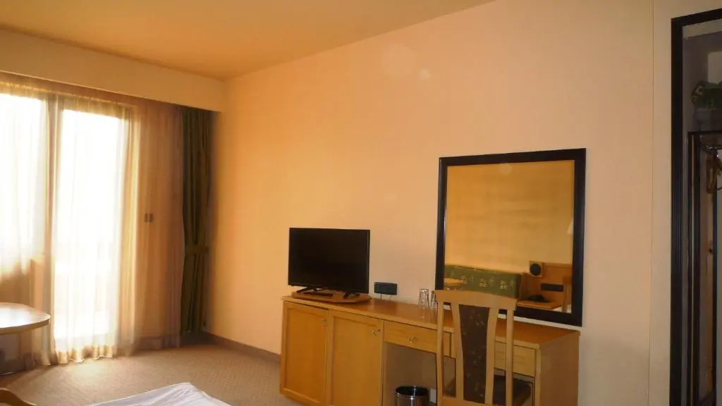 Deluxe Double room with balcony (full double bed)