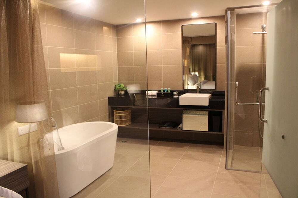 Grand Alora Hotel