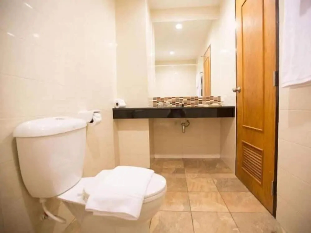 Deluxe Double room (full double bed)