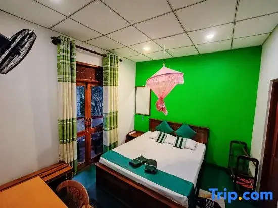 Standard Double room with balcony (full double bed)
