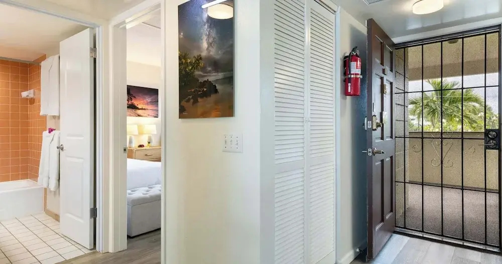 Oceanfront Condo 117 in Kailua-kona