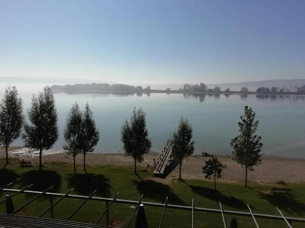Standard Quadruple room with water view