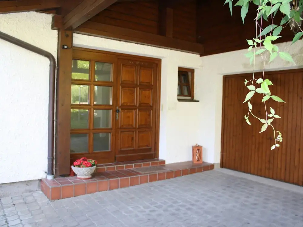 Quaint Mansion Near ski bus in Goldegg