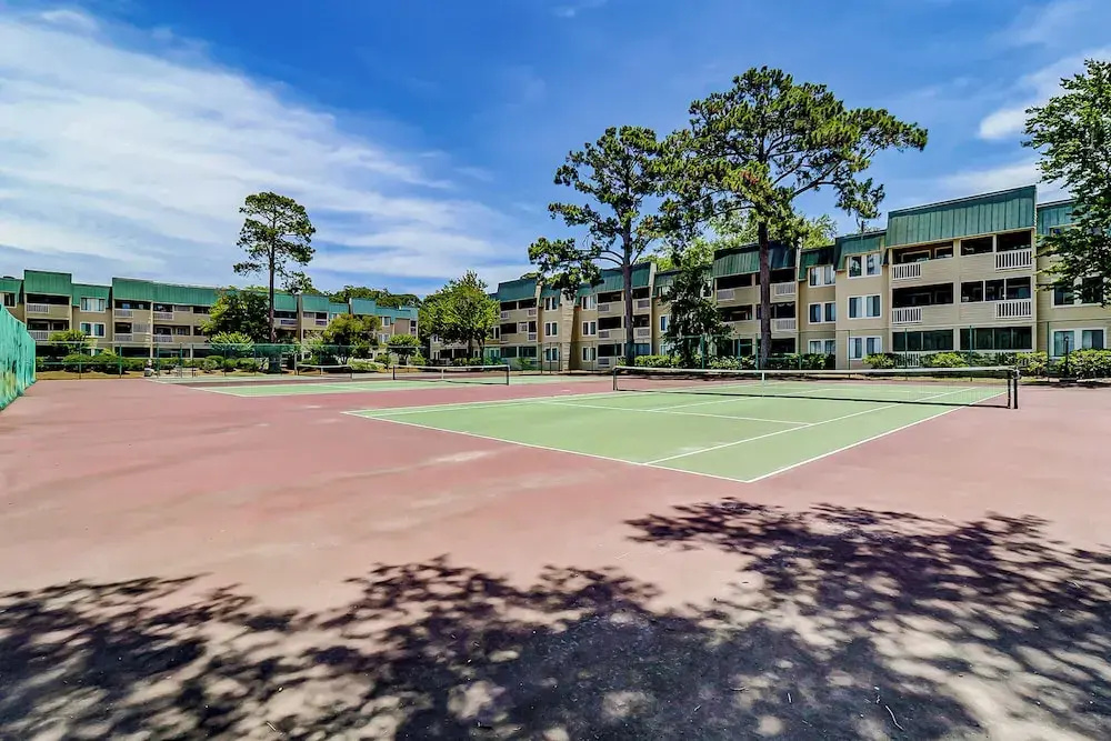 Walk to Sea! Hilton Head Haven w/ Pool Access