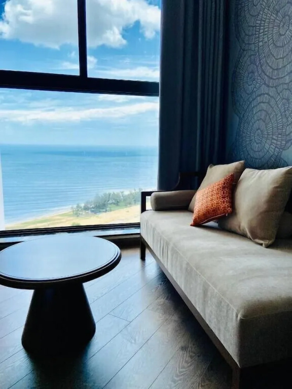 Premier room