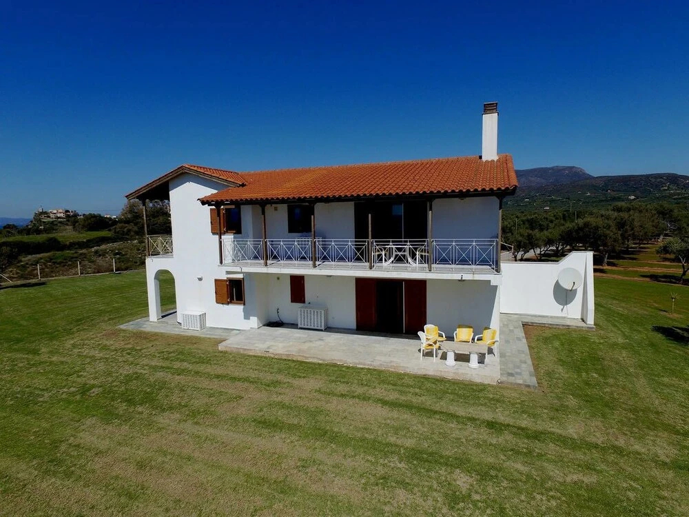 1St Floor Apt. · Villa By The Sea