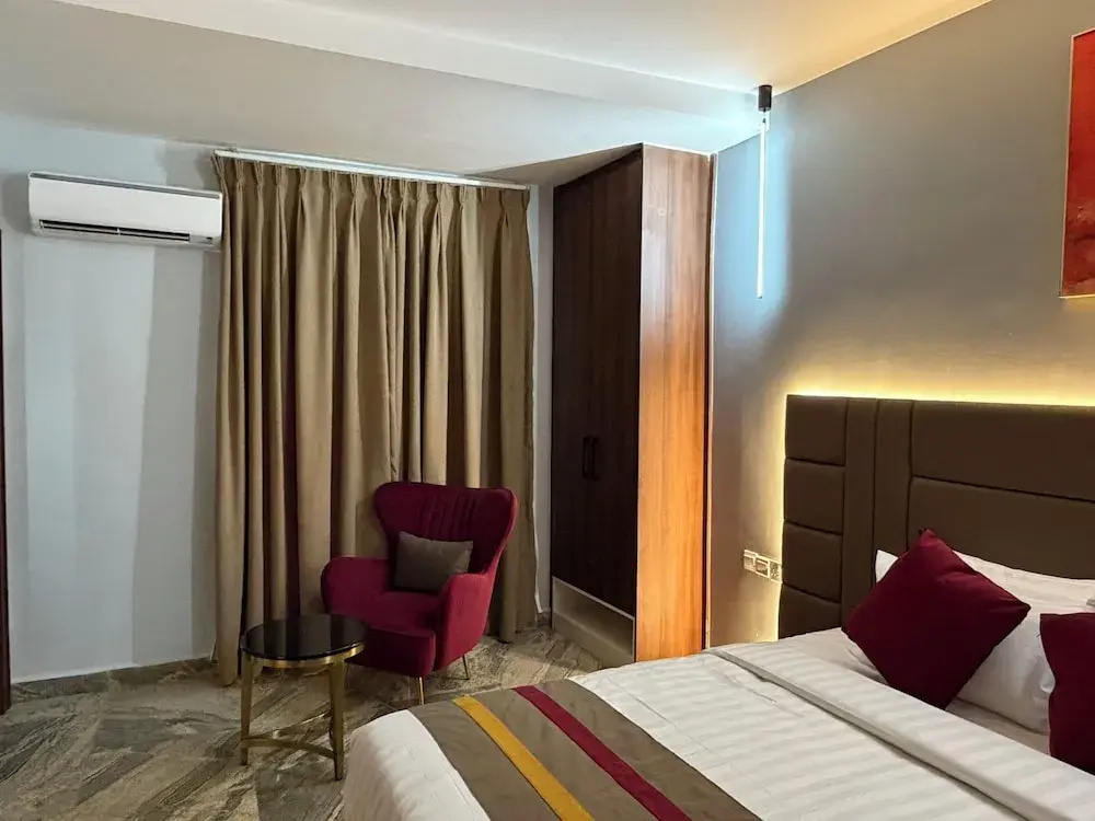 Hotel photo 12