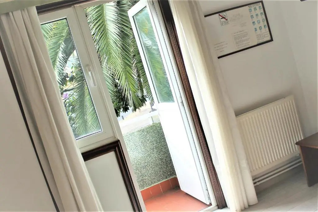 Deluxe Double room with balcony (full double bed)