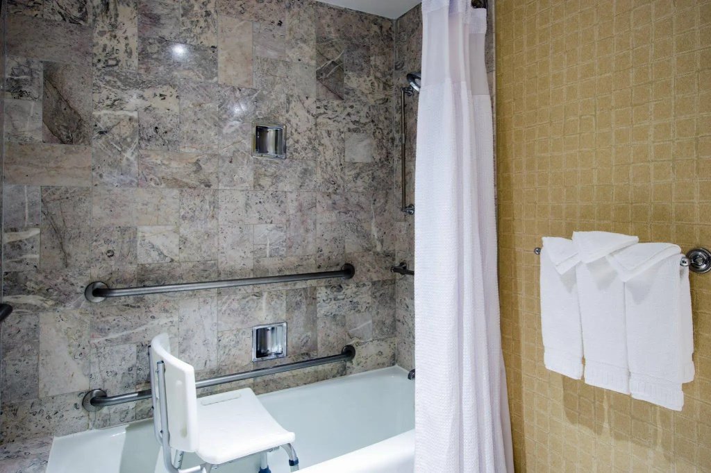 Crowne Plaza Providence-Warwick Airport by IHG - Général