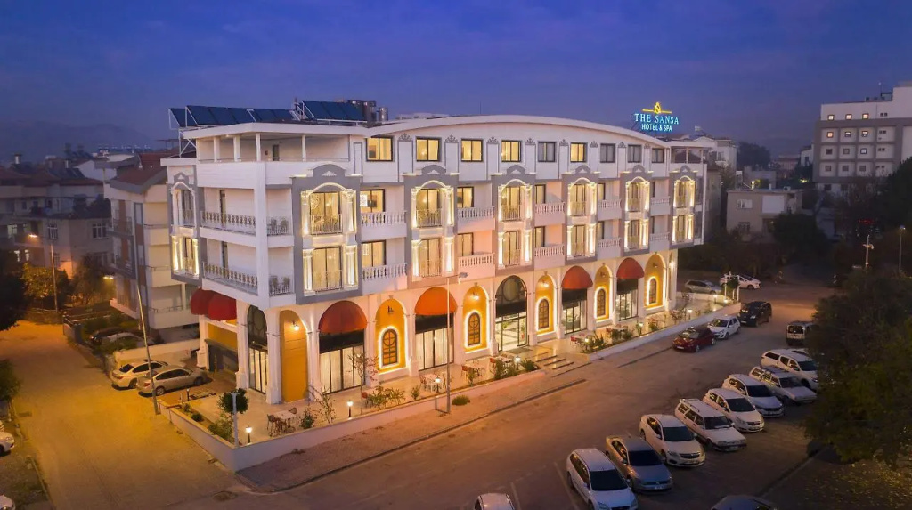 The Sansa Hotel & Spa - 3