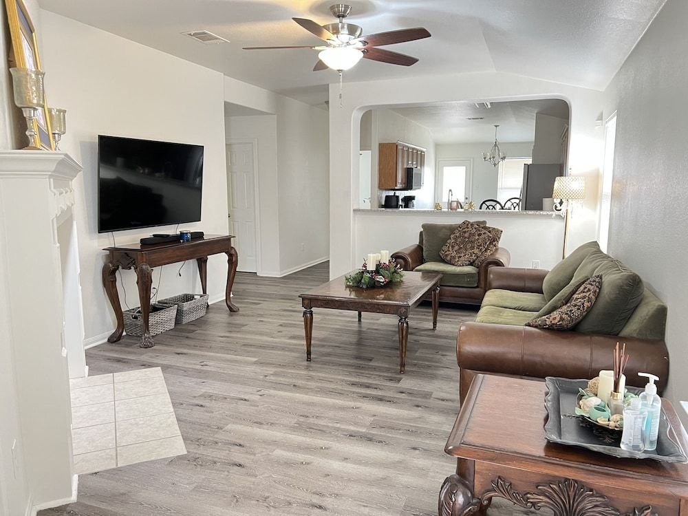 Entire Gorgeous Residential House,10 min From Fort Hood Airport