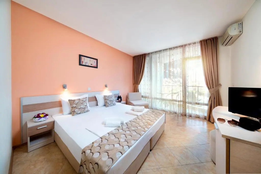 Standard Double room with balcony and with sea view (full double bed)