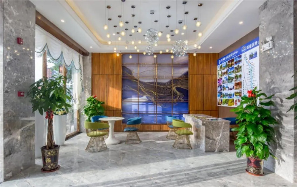 Lobby & Reception