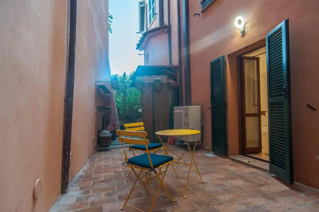 Standard Double room with balcony (full double bed)