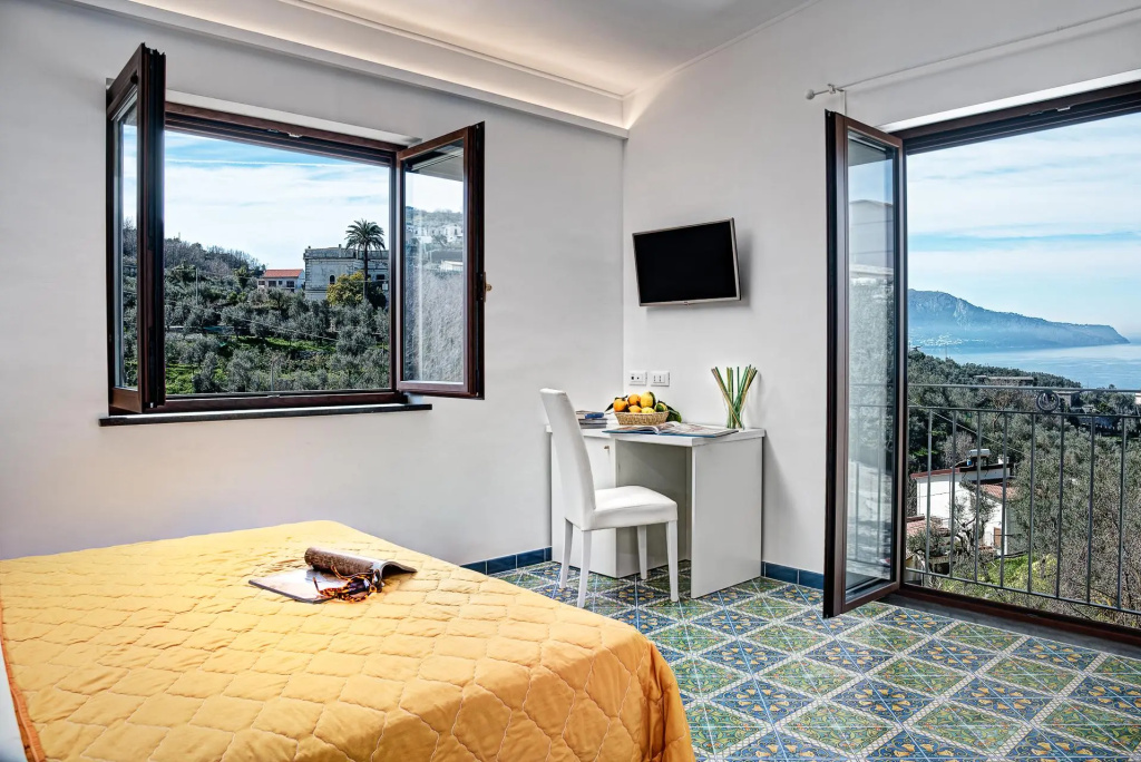 Deluxe room with sea view