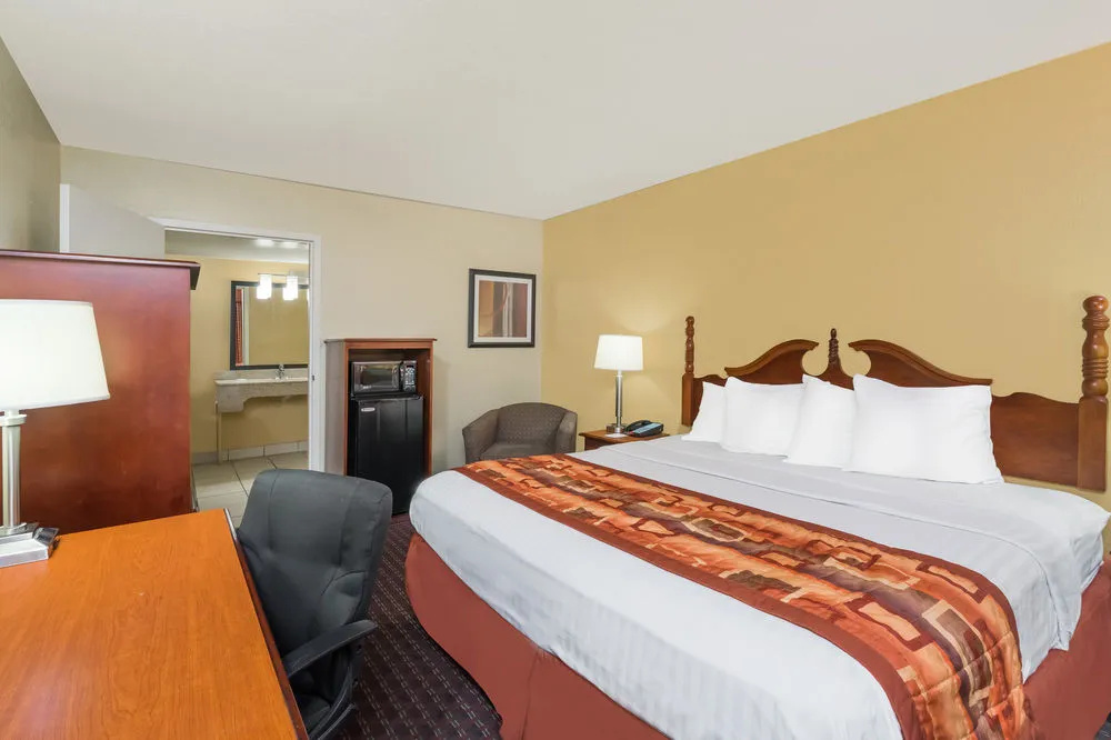 Baymont Inn & Suites Goodlettsville - фото 4