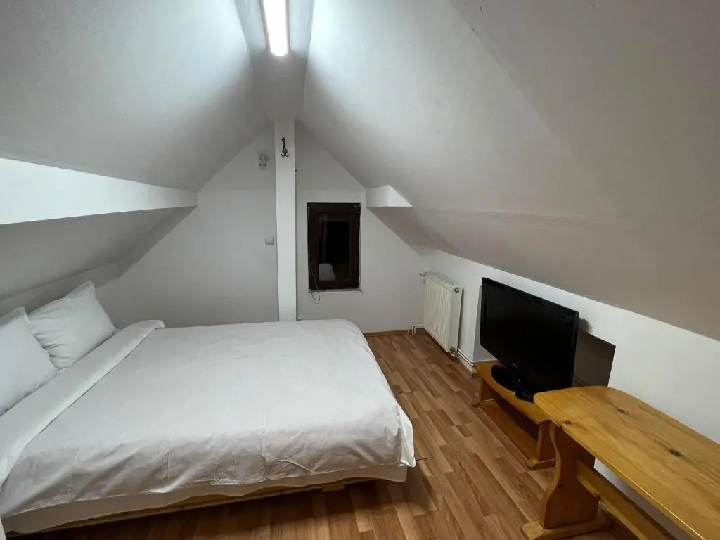 Economy room