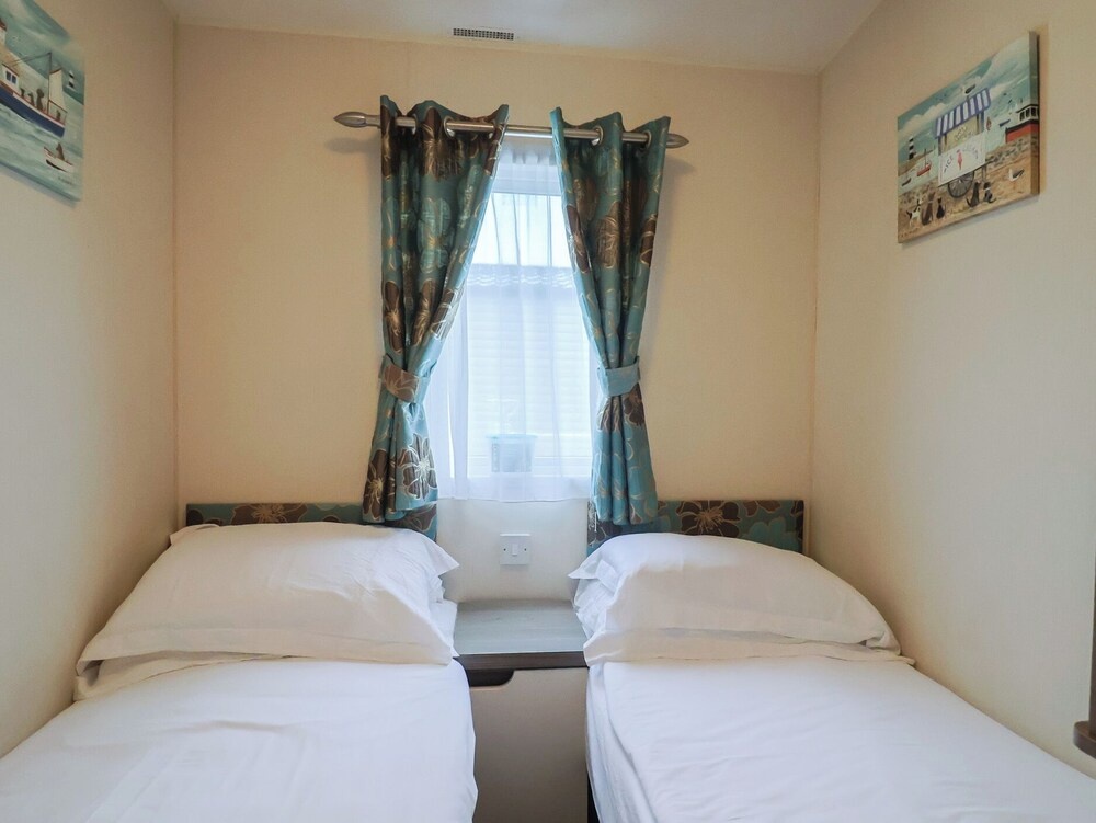 Gorse Hill 211 — 4