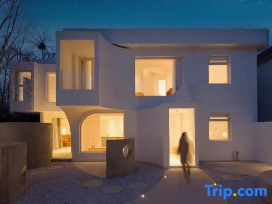 Villa with courtyard view