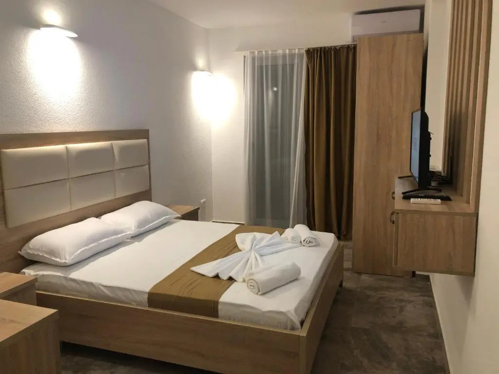 Standard Double room with balcony (full double bed)