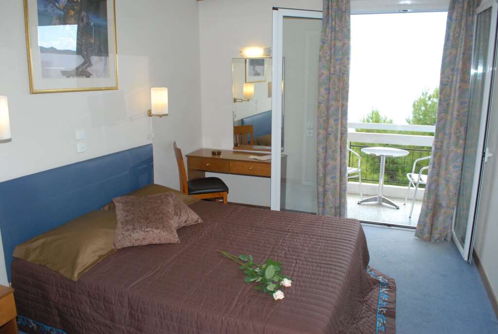 HOTEL KARYSTION by null