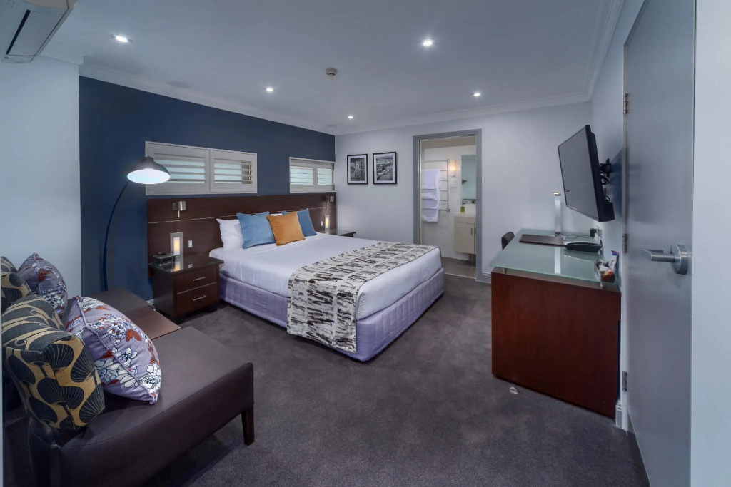Economy room