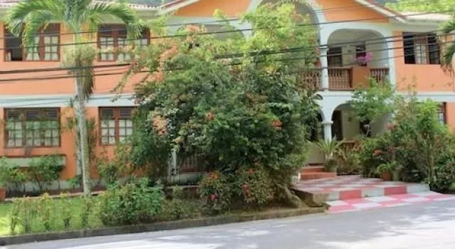Roseau Valley Hotel